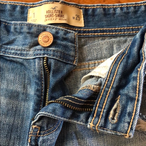 SOLD Hollister Lace Trim Jean Shorts - Picture 5 of 8